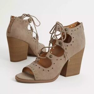 Buckle NWOB SiRen Heeled Sandal  10